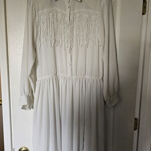 Elegant White Long-Sleeve Dress